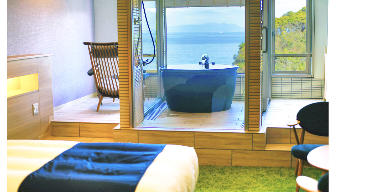 ホテル伊豆急のスーペリアツインビューバスルームの個室風呂と海の眺望