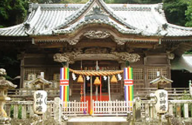 白濱神社拝殿の正面